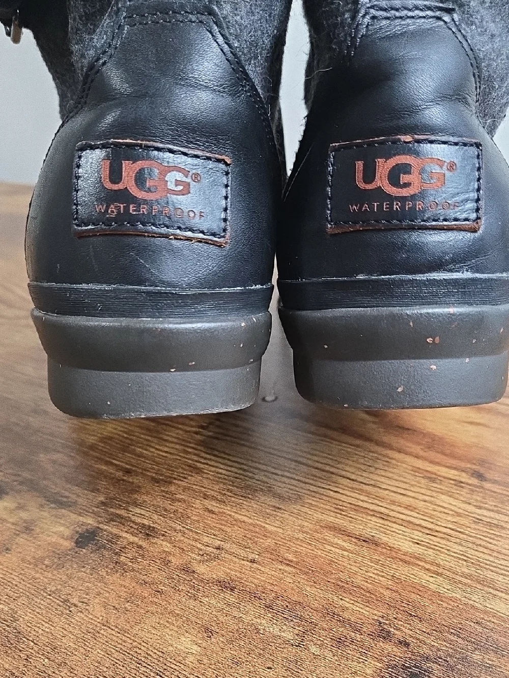 UGG Women's Kesey Waterproof Black Leather Wool Blend Winter Combat boots Sz 9.5